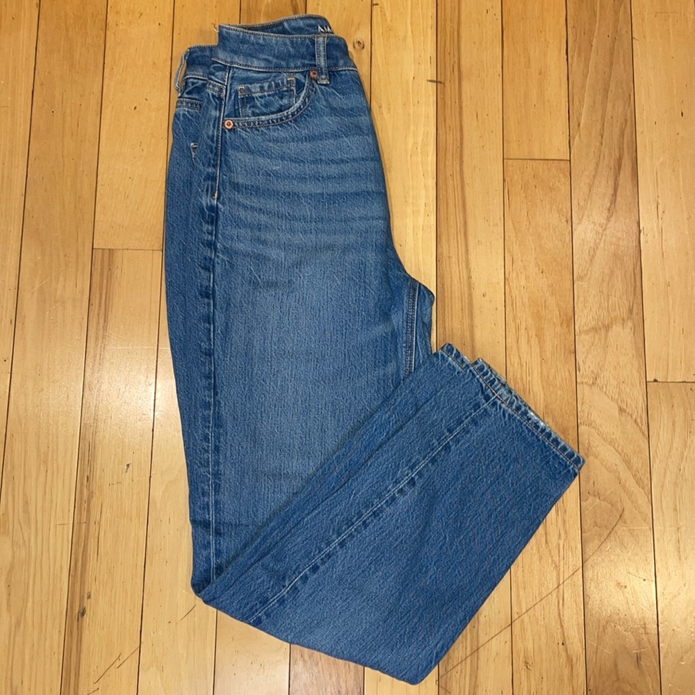 American Eagle Mom Straight Jean